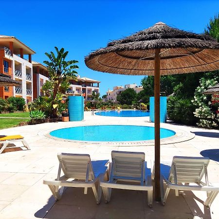 אלבופיירה Fabulous Sunny Pool&Garden Condo By Becherish מראה חיצוני תמונה