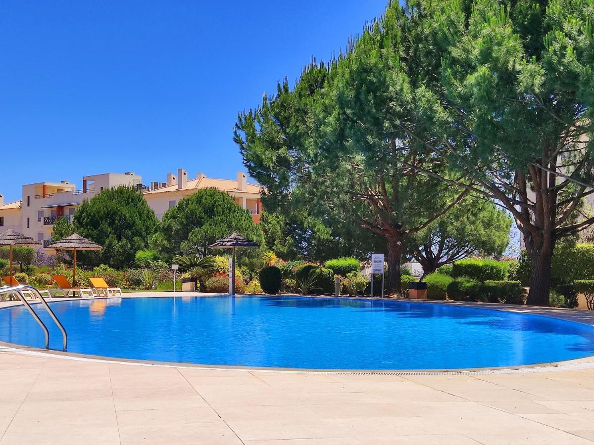 אלבופיירה Fabulous Sunny Pool&Garden Condo By Becherish מראה חיצוני תמונה