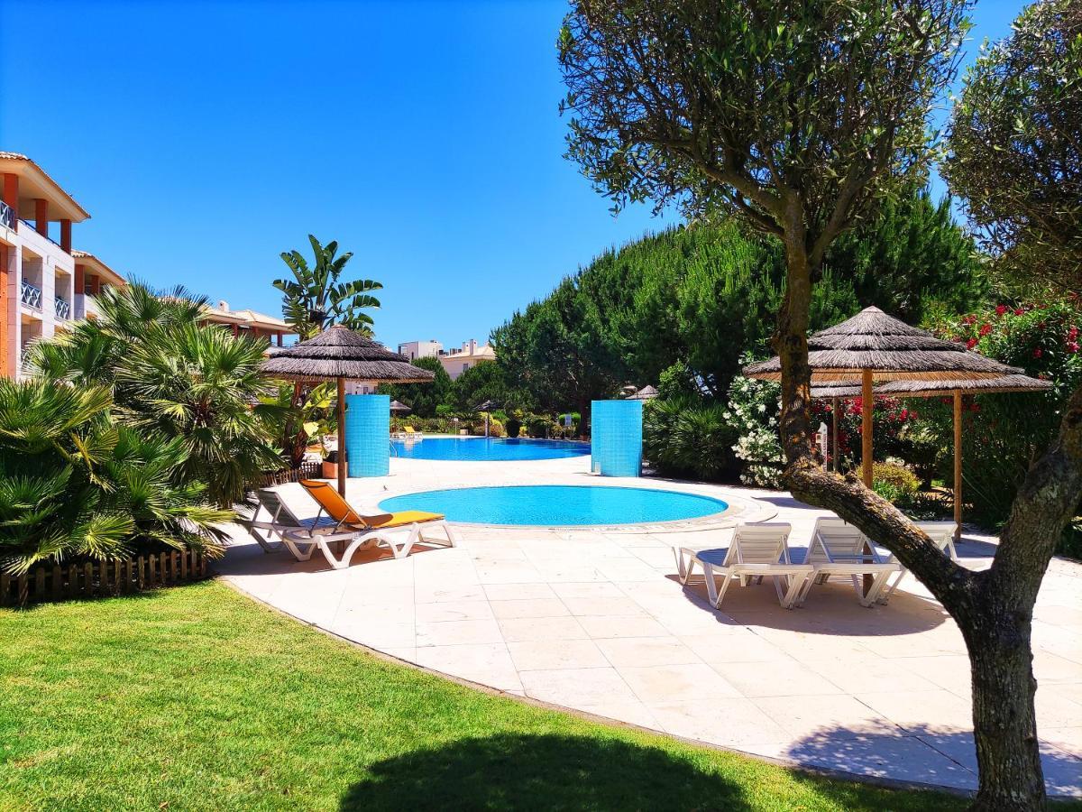 אלבופיירה Fabulous Sunny Pool&Garden Condo By Becherish מראה חיצוני תמונה